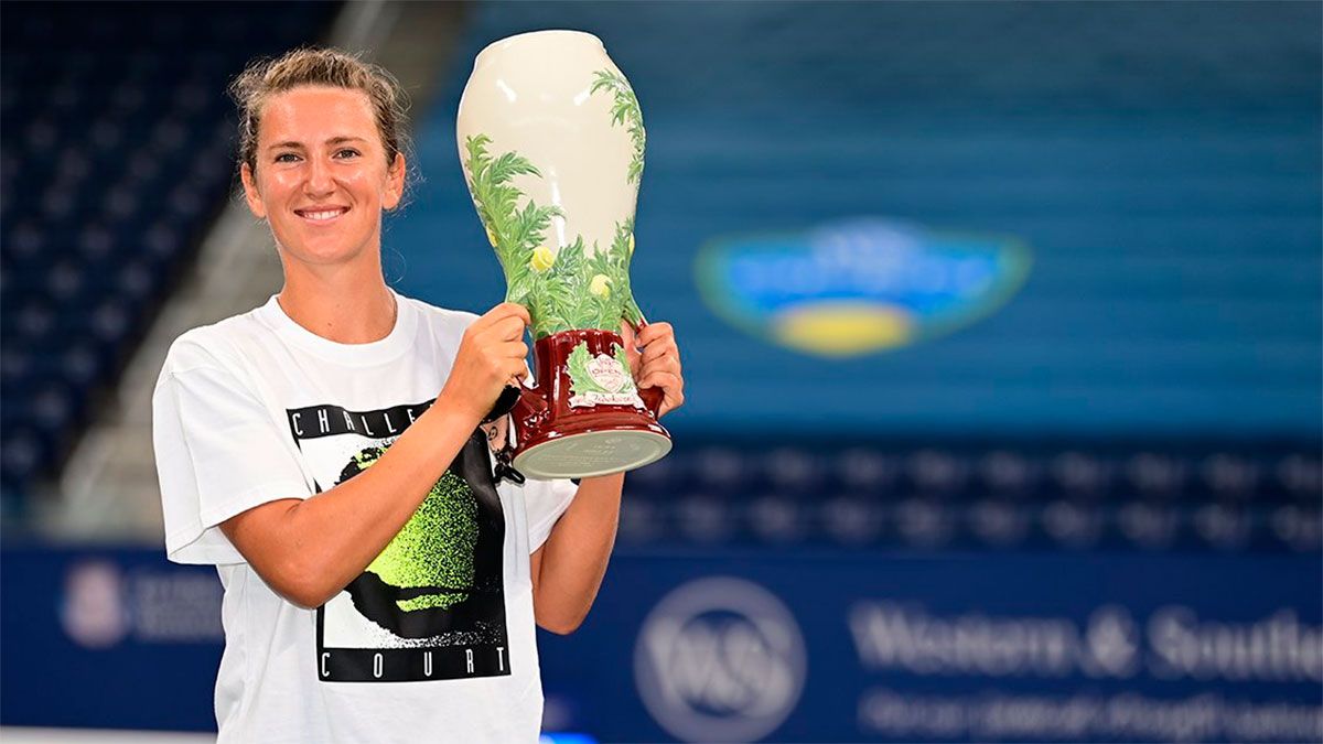 La bielorrusa Azarenka se quedó entonces con el título número 21 de su carrera y repitió en Cincinnati, donde había sido campeona en 2013.