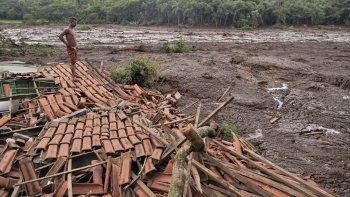 Asciende a 58 el número de muertos por la rotura de la represa
