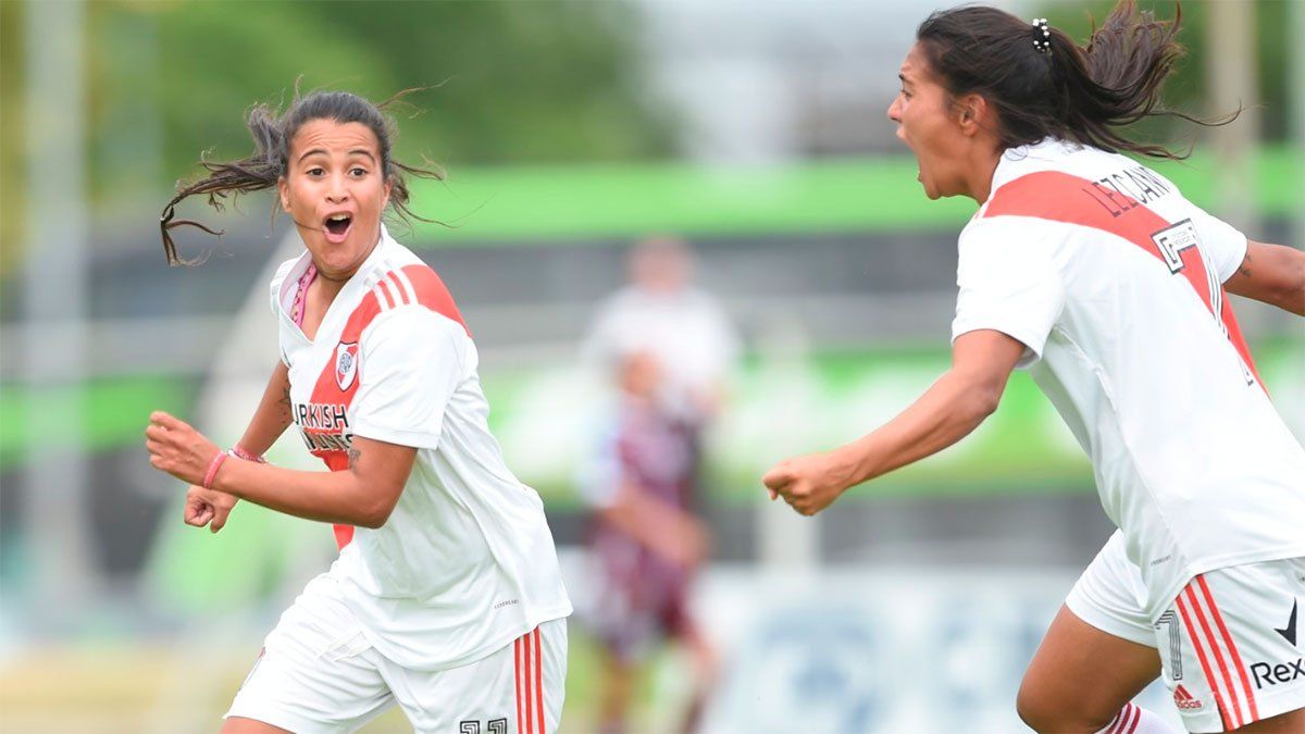 River le gana a la UAI Urquiza en los penales y es el primer finalista del torneo femenino.
