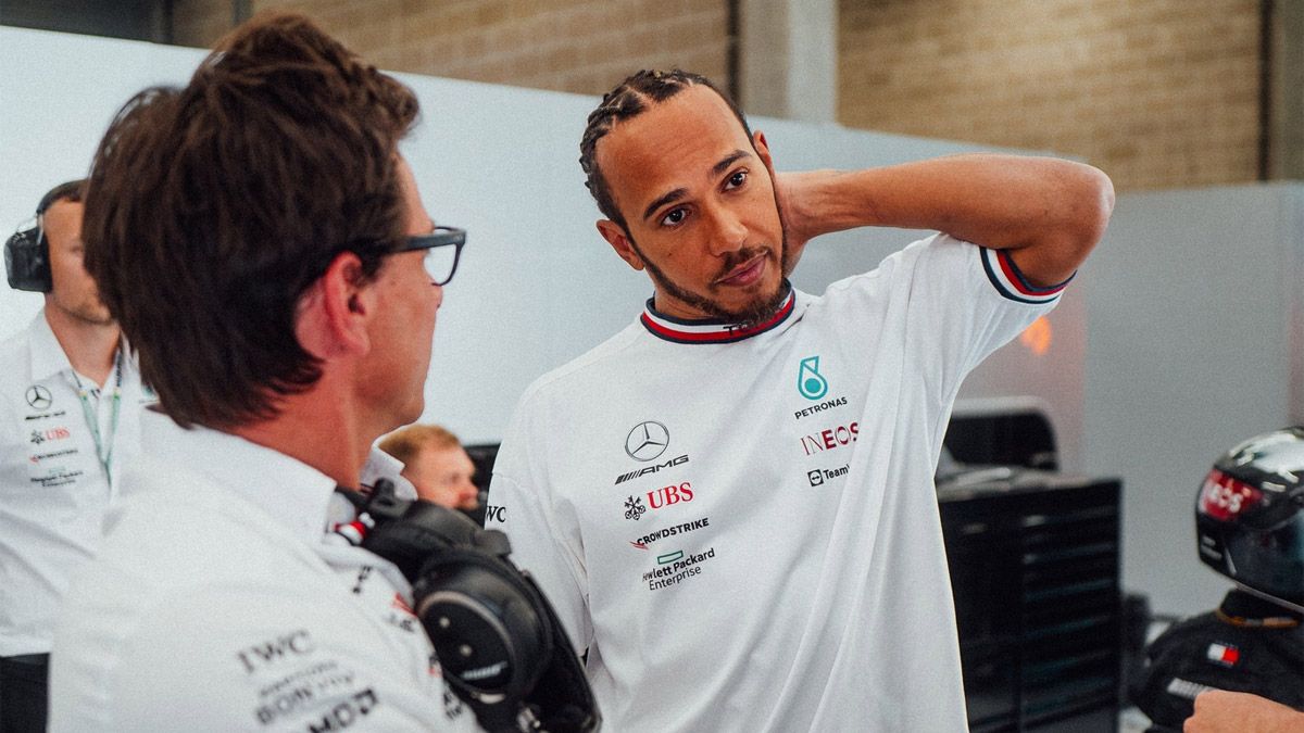 Lewis Hamilton está muy enojado con su escudería