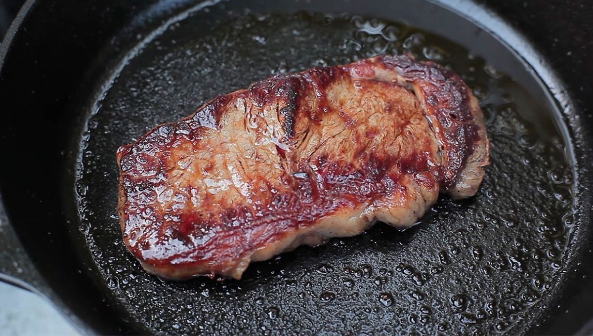 Mi truco de cocina para que los bifes de carne no se achiquen al cocinarlos