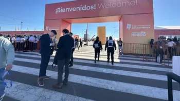 La Expo Minera arrancó con todo pero el Zonda suspendió las actividades al aire libre La Expo Minera arrancó con todo pero el Zonda suspendió las actividades al aire libre