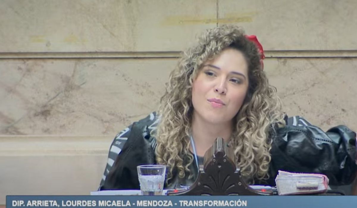 Lourdes Arrieta, la libertaria (¿o ex libertaria?) de Transformación. Lourdes Arrieta, la libertaria (¿o ex libertaria?) de Transformación.