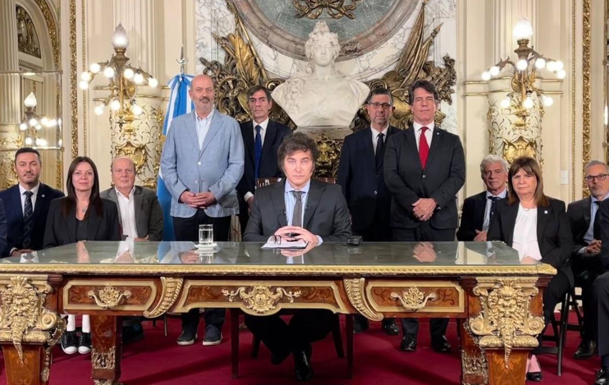 El presidente Javier Milei anunció este miércoles una batería de derogaciones de leyes que regulan la economía.