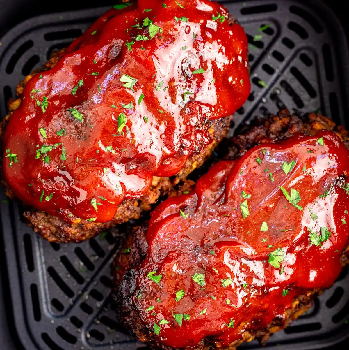 Se pueden hacer pasteles de carne individuales para cada comensal. Se pueden hacer pasteles de carne individuales para cada comensal.