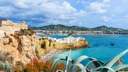 Bajo una modalidad diferente se pueden adquirir viviendas en Ibiza a bajo costo.