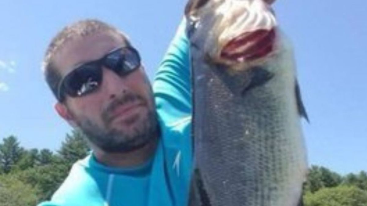 El presunto autor de los disparos en un centro comercial de Maine, tiene 40 años, y estuvo en la reserva del ejercito de Estados Unidos El presunto autor de los disparos en un centro comercial de Maine, tiene 40 años, y estuvo en la reserva del ejercito de Estados Unidos