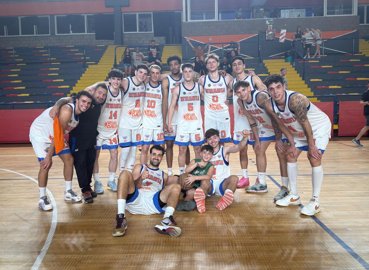 Rivadavia b&aacute;squet se dej&oacute; el duelo de mendocinos.