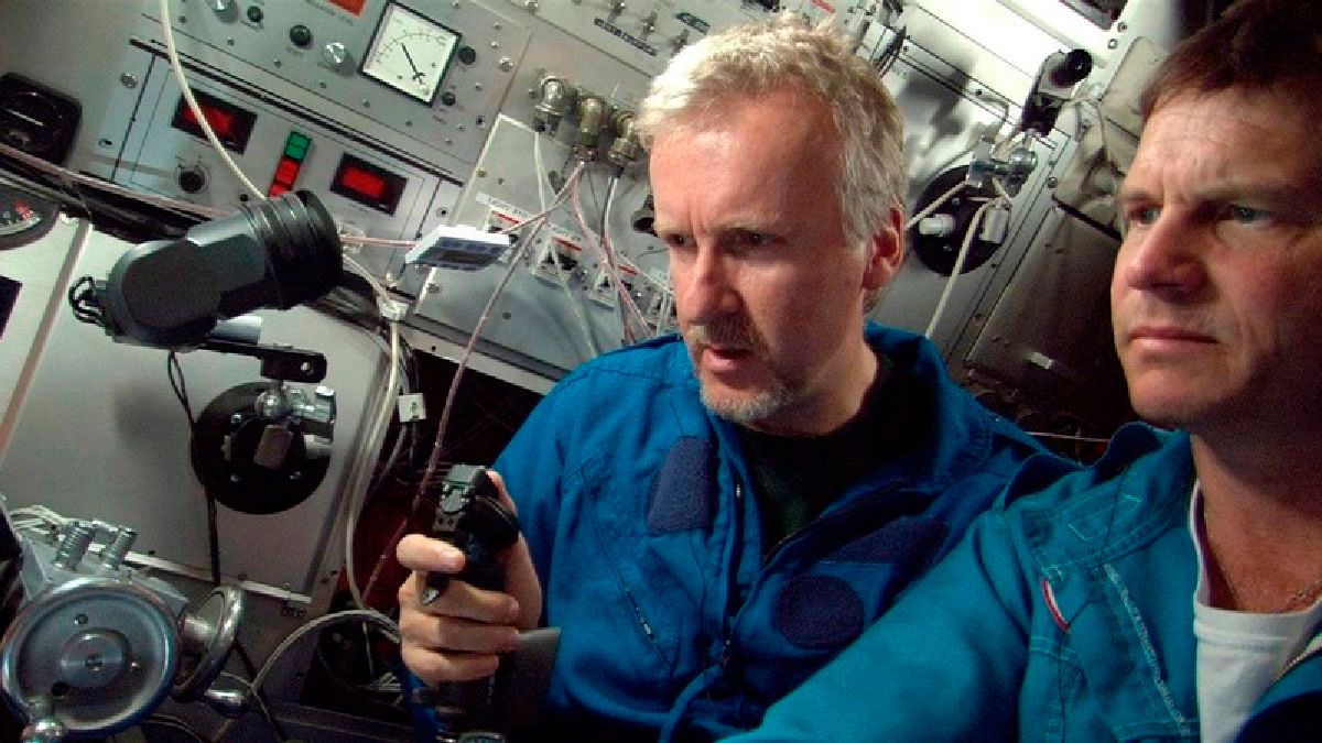 James Cameron y el fallecido Bill Paxton en la expedición submarina para dar con los restos del Titanic. (Netflix).