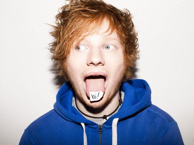 Ed Sheeran presentó su nuevo simple y arriba a Coming Music