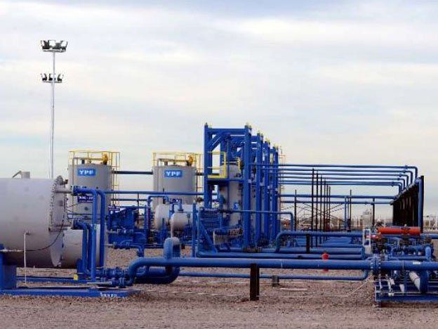 La petrolera estatal YPF invirtió U$S 40,7 millones para controlar una zona petrolera en Neuquén y Mendoza