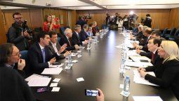 Los gobernadores peronistas firmaron un duro documento contra el Gobierno