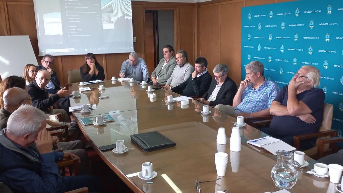 La reunión convocada por el Ministerio de Infraestrtuctura.