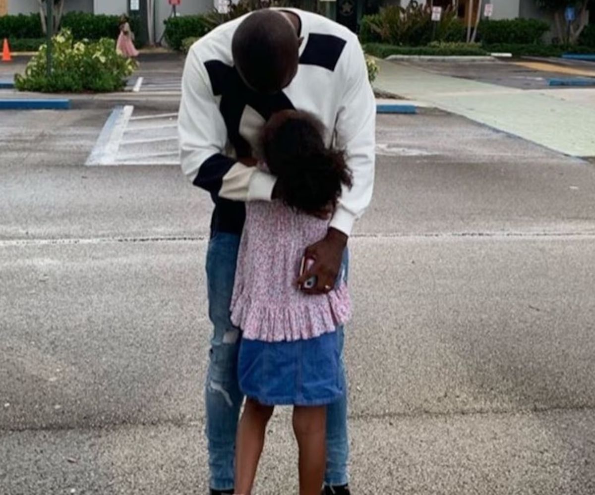 Enner Valencia junto a su peque&ntilde;a hija; han pasado muchos a&ntilde;os.