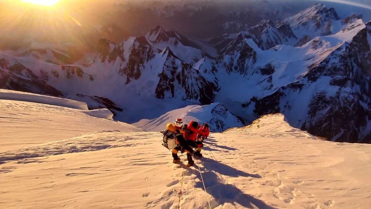 El equipo de Cacho Beiza estuvo integrado por dos andinistas mujeres y dos guías más.