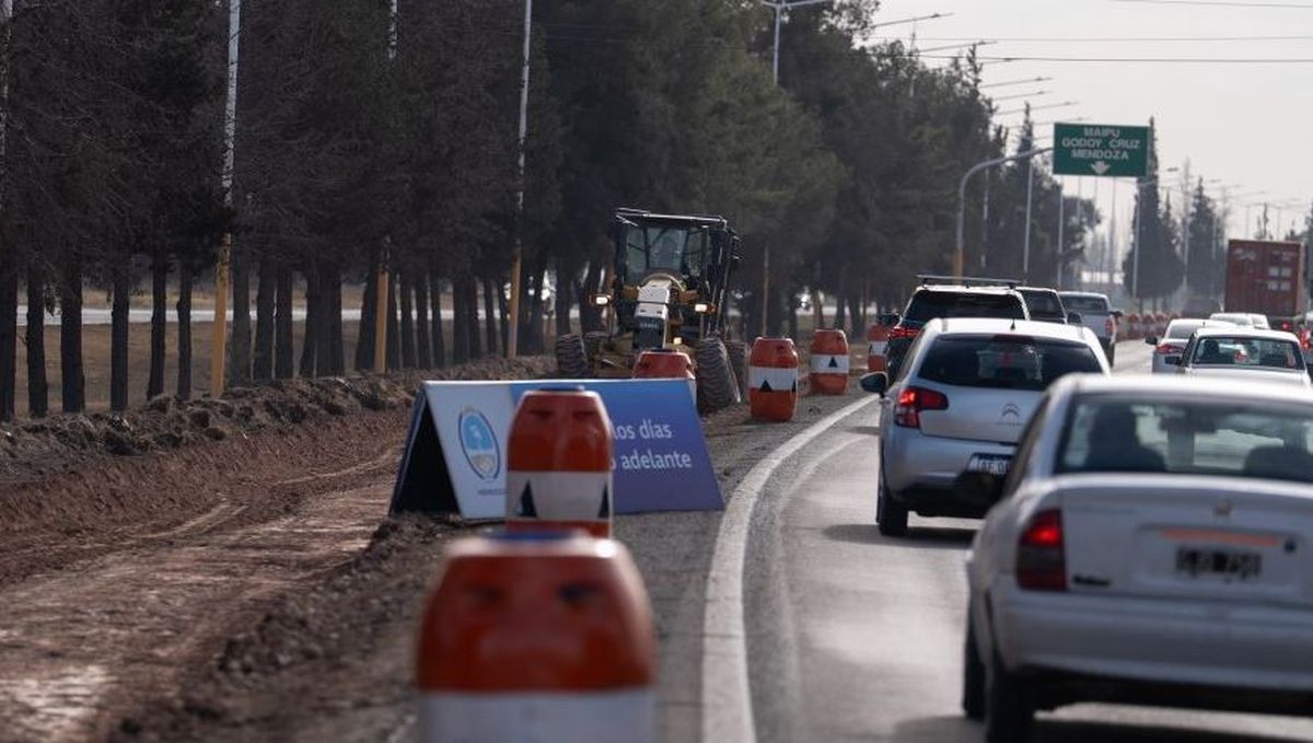 La cartelería es considerada fundamental para conocer las novedades de desvíos o cortes.