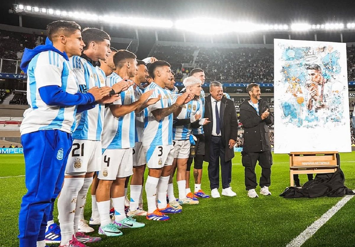 El futbolista fue tendencia en las redes.