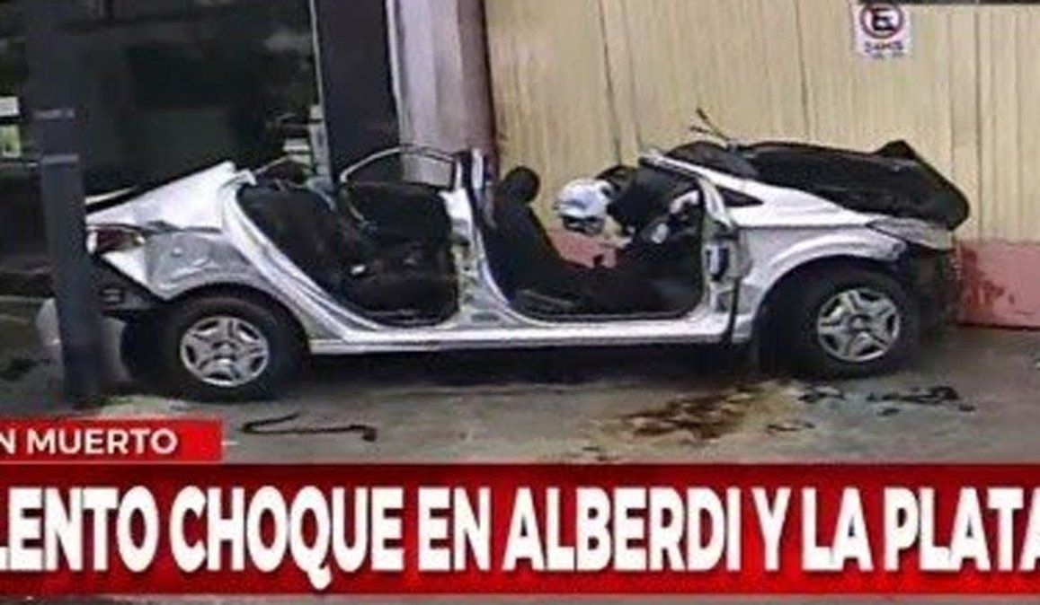 Pasó en rojo con un Audi y provocó un choque fatal