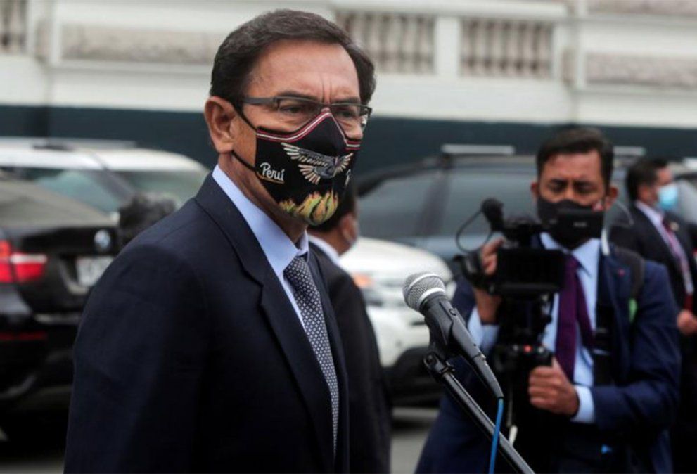 Perú destituyó al presidente Martín Vizcarra en medio de acusaciones de corrupción, en el segundo juicio político contra el mandatario en pocas semanas. Dijo que no apelará la medida. Foto: Gentileza Reuters.&nbsp;