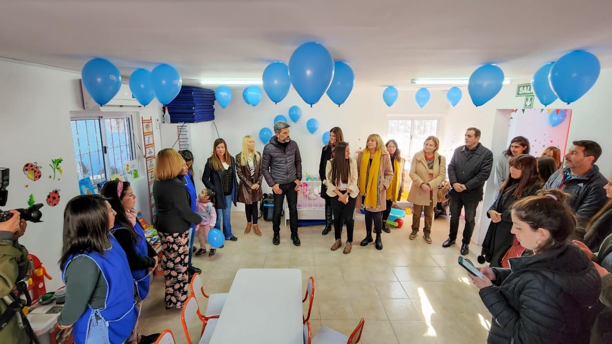 Autoridades de Aldeas Infantiles, Fundación Grupo América y la Ciudad de Mendoza junto a integrantes de la comunidad participaron de&nbsp; la inauguración.