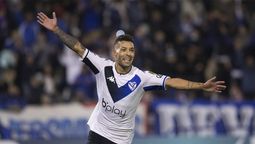 Janson metió un doblete para Vélez.