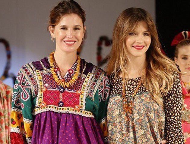 Marcela Kloosterboer, sensual y bella, debutó en la pasarela