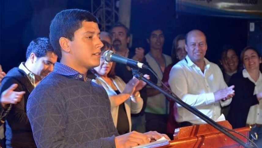 El intendente que tiene 19 años y no terminó el colegio