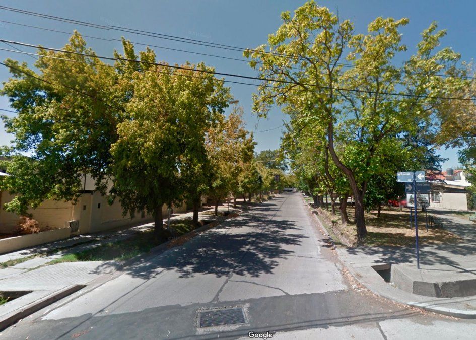 Detuvieron a un hombre araña que robaba con una caña de pescar
