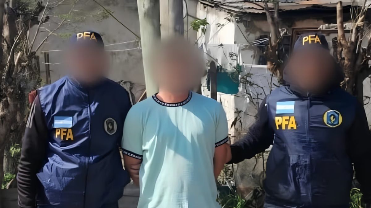 El hombre que fue detenido por el abuso sexual.