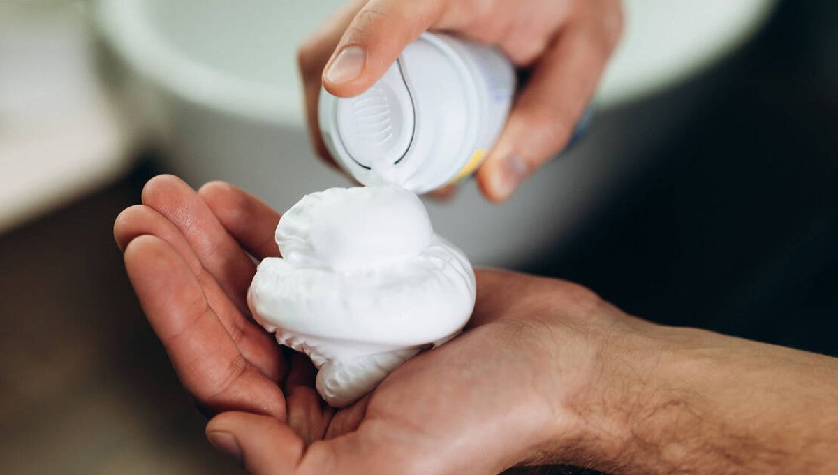 Adiós al mal olor de inodoro usando solo crema de afeitar