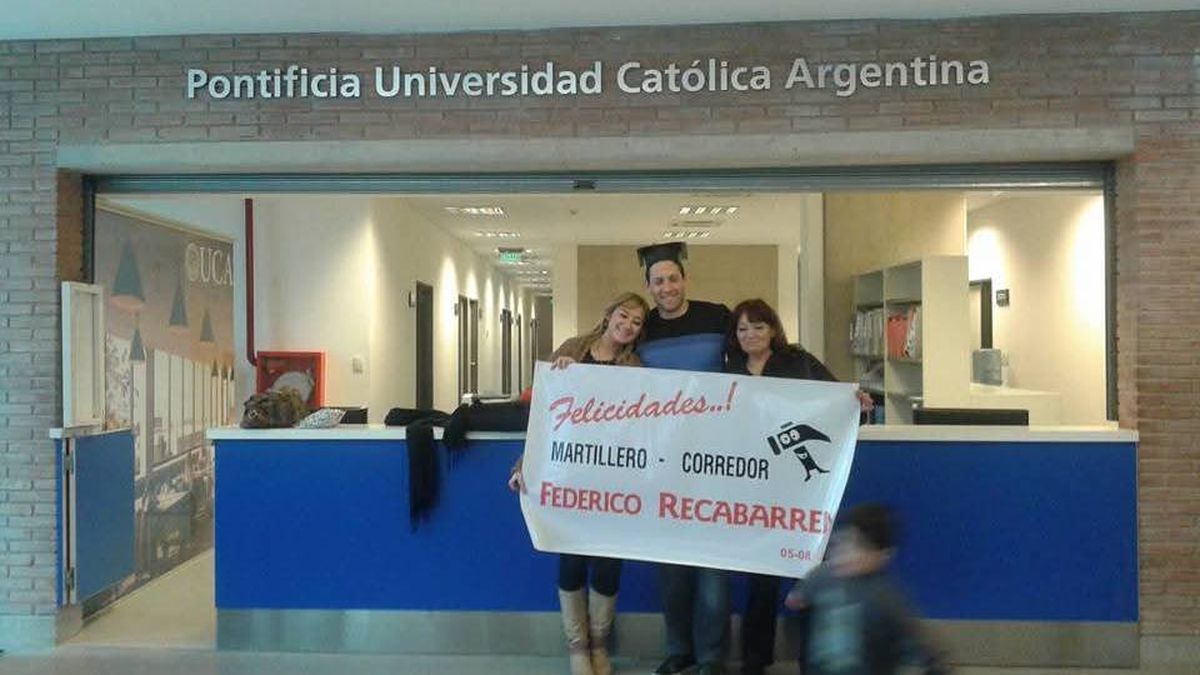 Jani y Federico en la universidad que los unió para siempre. Estudiaron Martillero Público. Jani y Federico en la universidad que los unió para siempre. Estudiaron Martillero Público.