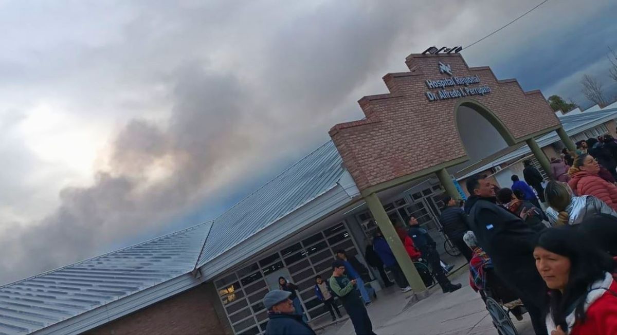 Un incendio cerca de una caldera en el Hospital Perrupato obligó evacuar a todo el personal. También a pacientes y familiares. 
