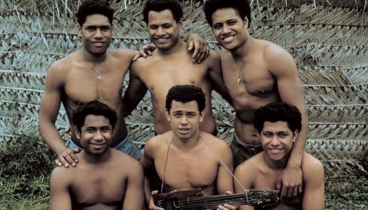 Sobrevivieron 15 meses en una isla desierta: la historia que conmovió al mundo