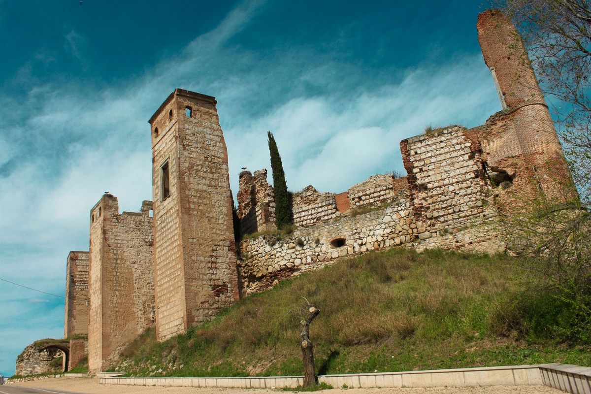 El pueblo de España con un castillo que estuvo cerrado 1000 años y ahora se puede visitar
