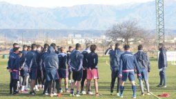 La Lepra hizo fútbol y Theiler utilizó a los refuerzos