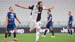 Pirlo limpió a Higuaín de la Juventus