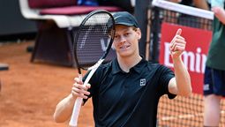 Jannik Sinner imparable. Batió récords y buscará ganar este domingo el Masters de Roma, único Masters 1000 que no ha ganado. Jannik Sinner imparable. Batió récords y buscará ganar este domingo el Masters de Roma, único Masters 1000 que no ha ganado.