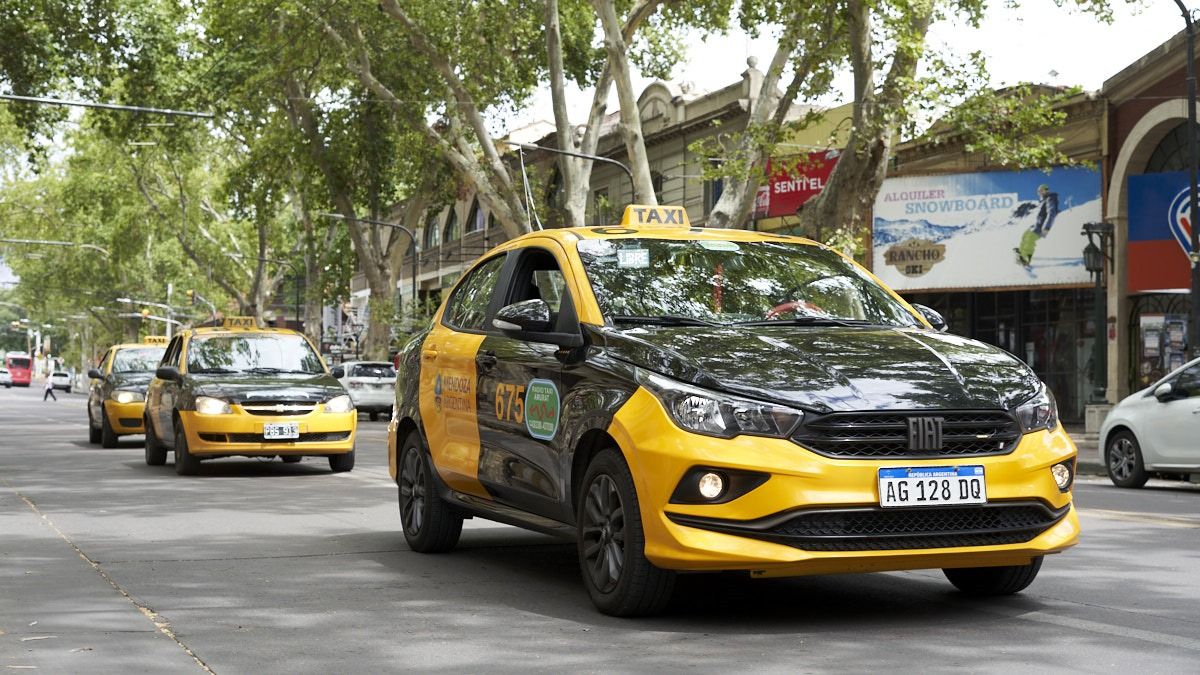 La tarifa de taxis y remises volvió a aumentar en Mendoza.