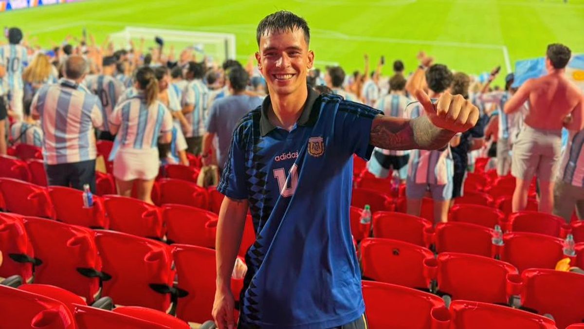 La idea del Chino Almelda: quien colabore con lo que pueda al alias mendozaenlafinal, para que logre el ticket a la final, se lleva la camiseta, dos vasos de Argentina y un año de peluquería gratis en Mendoza.