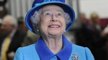 Cameron se disculpó por decir que Isabel II 