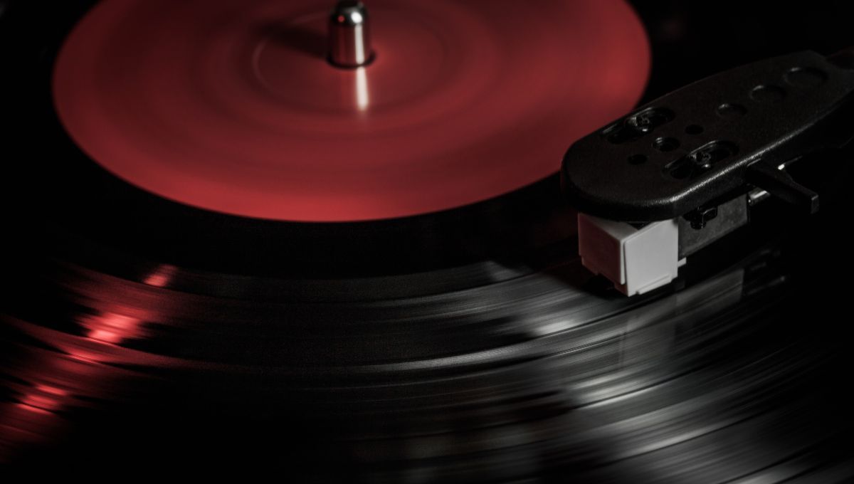 El trucazo para limpiar discos de vinilo sin rayones
