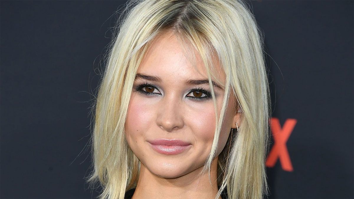 La actriz Elsa Dutton interpreta a Elsa Dutton en la serie de Netflix.