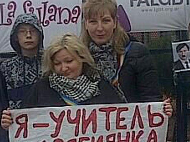 Una pareja de mujeres rusas se casa y pidió asilo en Argentina para evitar la persecución de su país