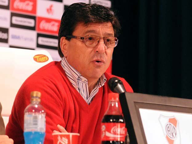 Passarella y compañía dejaron una gran deuda en la tarjeta del club