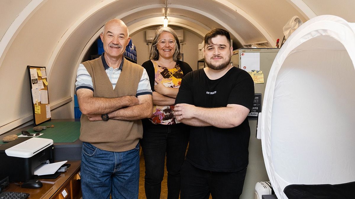 Los investigadores Víctor Durán, Alejandra Gasco y Joaquín Rodríguez Richard, parte del equipo que trabaja en los sitios arqueológicos de El Azufre. Los investigadores Víctor Durán, Alejandra Gasco y Joaquín Rodríguez Richard, parte del equipo que trabaja en los sitios arqueológicos de El Azufre.