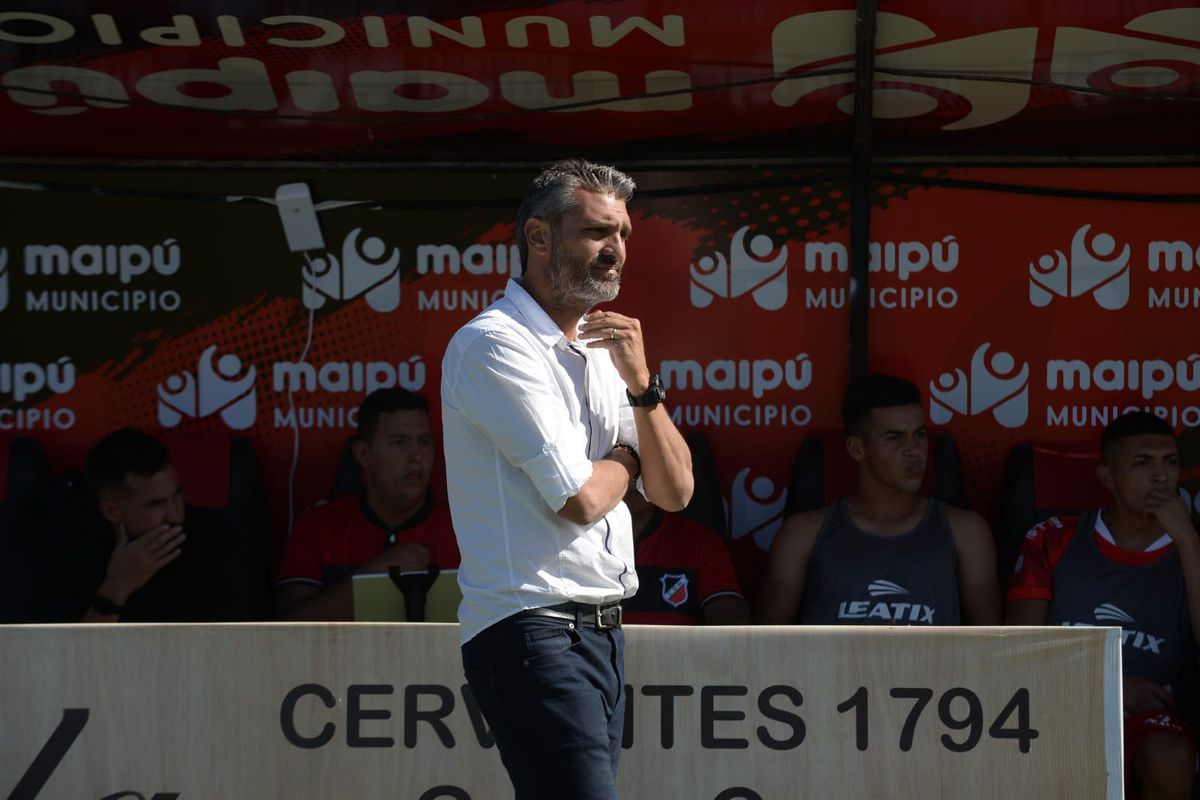 Juan Manuel Sara tendrá que definir su continuidad en el Deportivo Maipú.