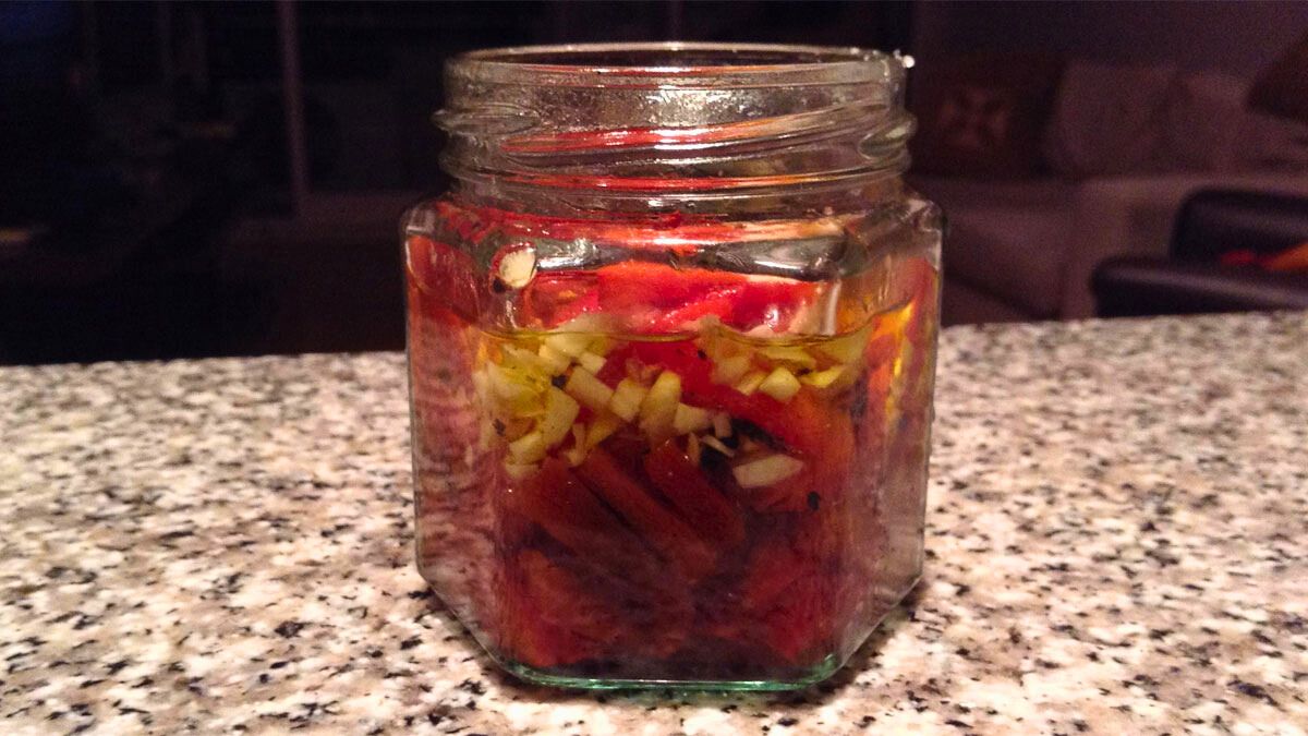 Los pimientos en escabeche se hacen con una receta que comparte un sitio especializado en cocina