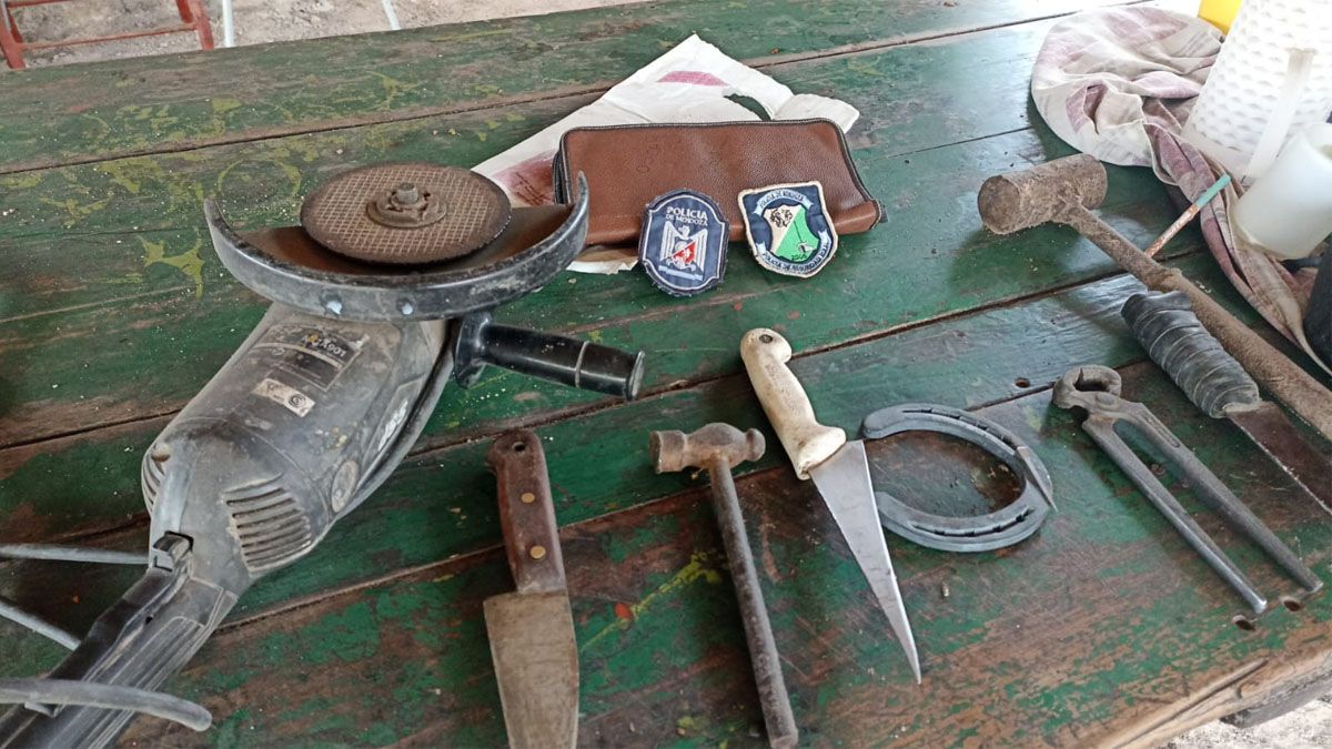 Además de jaulas y tramperos, hallaron elementos utilizados para en faenamiento de animales.