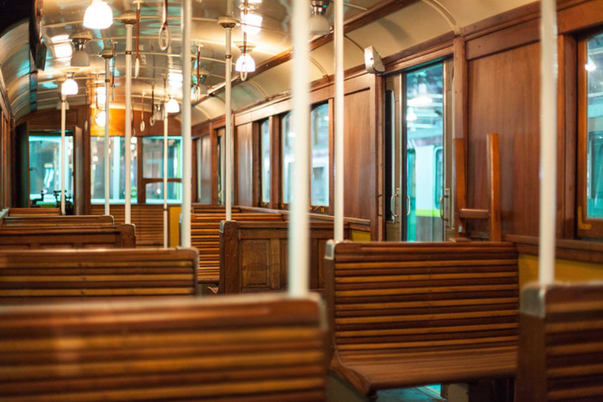 Los vagones R1-9, que dejaron de circular en 1977, representan un capítulo fundamental en la historia del transporte público de la ciudad. Los vagones R1-9, que dejaron de circular en 1977, representan un capítulo fundamental en la historia del transporte público de la ciudad.