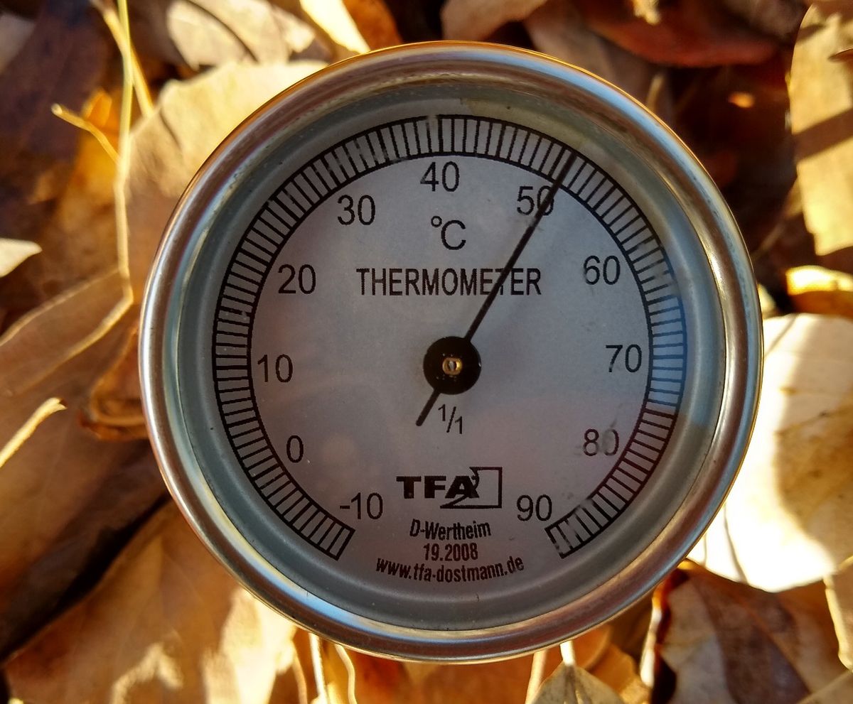 Termómetro con el que controlan los parámetros del compost para generar un producto de calidad. Termómetro con el que controlan los parámetros del compost para generar un producto de calidad.